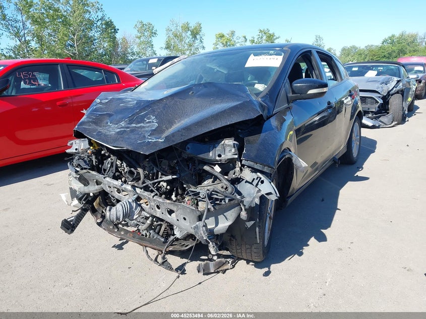 Vin: 1fadp3k23hl285743, lot: 45751303, ford focus se 20172
