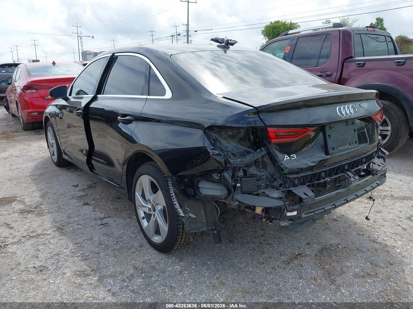 Vin: wauaudgy4pa035833, lot: 45751445, audi a3 premium 40 tfsi front-wheel drive s tronic 20233
