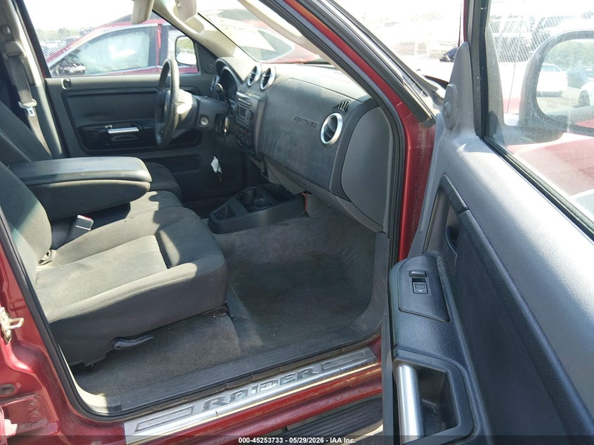 2006 MITSUBISHI RAIDER auction photo 5