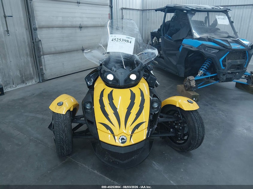 2009 CAN-AM/ BRP SPYDER MOTO 2