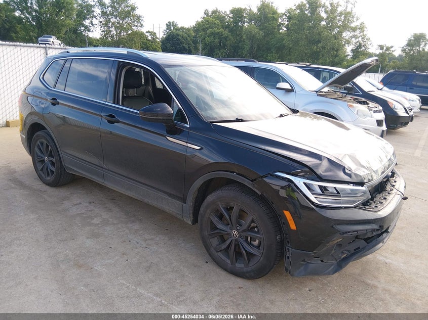 Vin: 3vv3b7ax3rm085892, lot: 45751843, volkswagen tiguan 2.0t se/2.0t wolfsburg edition 2024 img_1