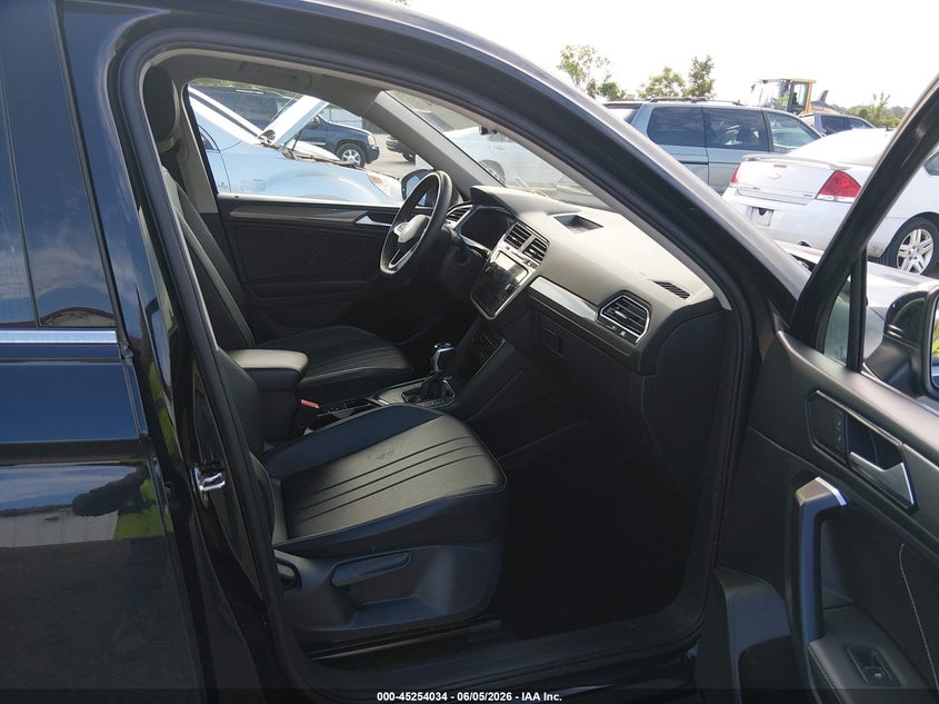 2024 VOLKSWAGEN TIGUAN auction photo 5