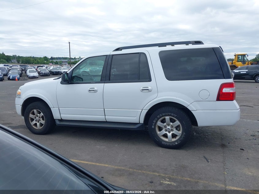 2011 Ford Expedition 5.4 Xlt white Lot 111045254060 Vin 1FMJU1J56BEF55352