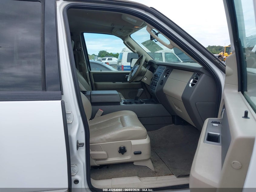 2011 Ford Expedition 5.4 Xlt white Lot 111045254060 Vin 1FMJU1J56BEF55352