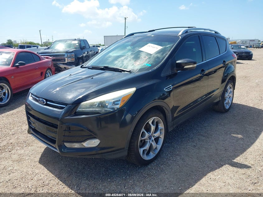 Vin: 1fmcu0j92duc13637, lot: 45751880, ford escape titanium 20132