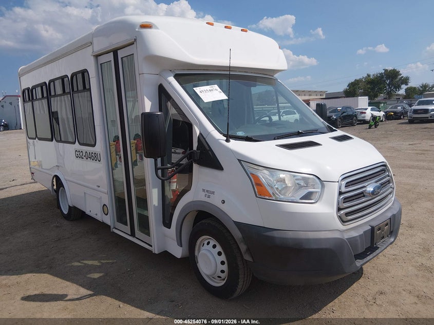 2017 FORD TRANSIT-350 CUTAWAY auction photo 1