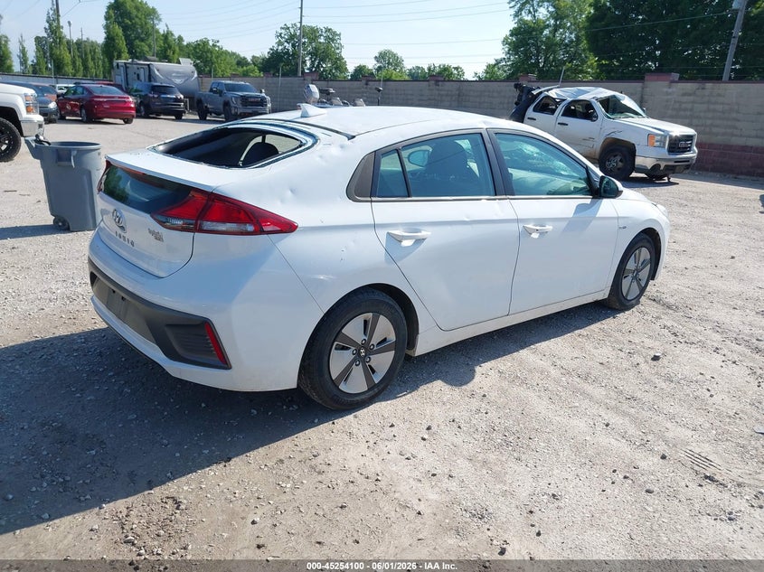 2020 HYUNDAI IONIQ HYBRID auction photo 4