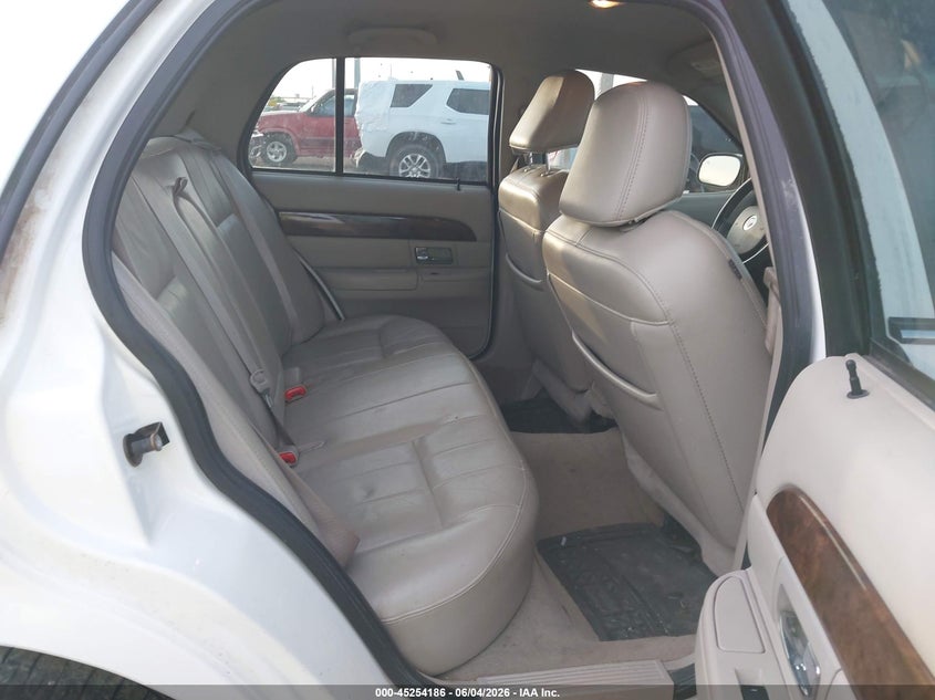 2010 Mercury Grand Marquis Ls (Fleet Only) VIN: 2MEBM7FV7AX620421 Lot: 45254186