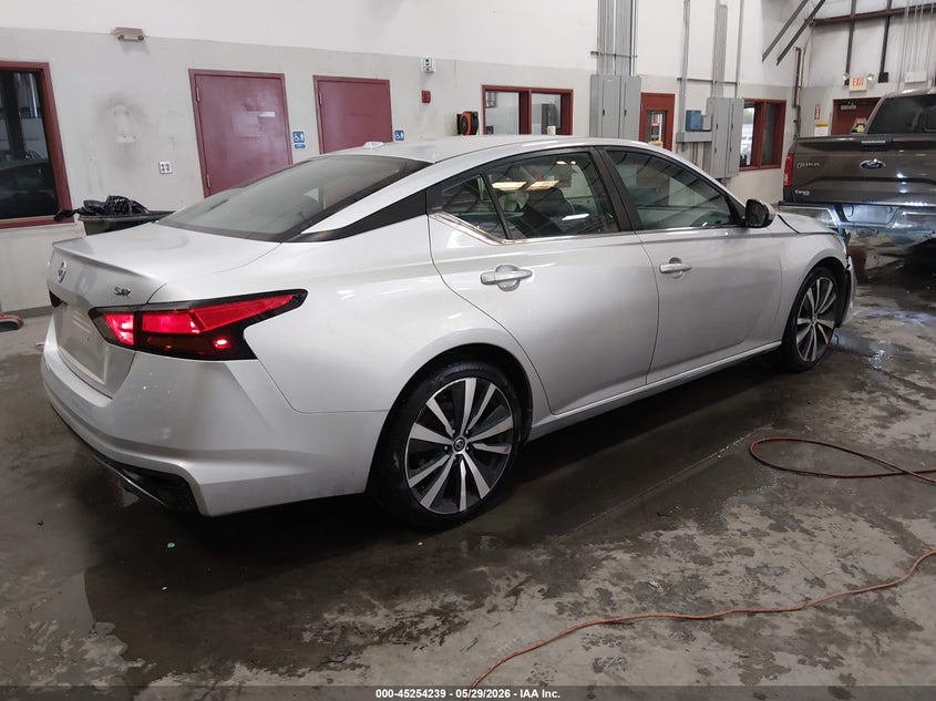 2019 NISSAN ALTIMA auction photo 4