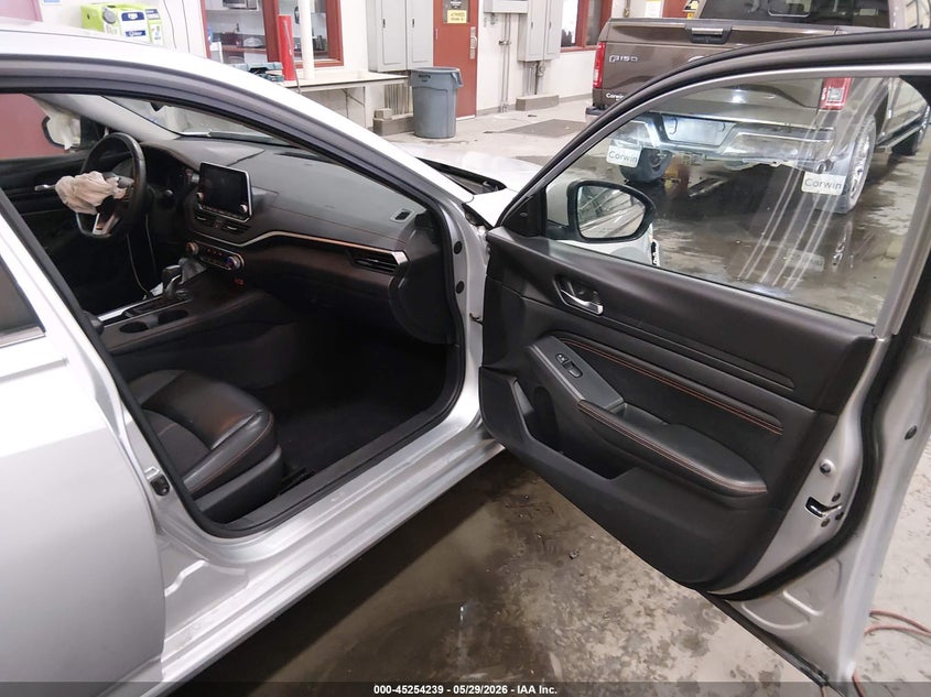 2019 NISSAN ALTIMA auction photo 5