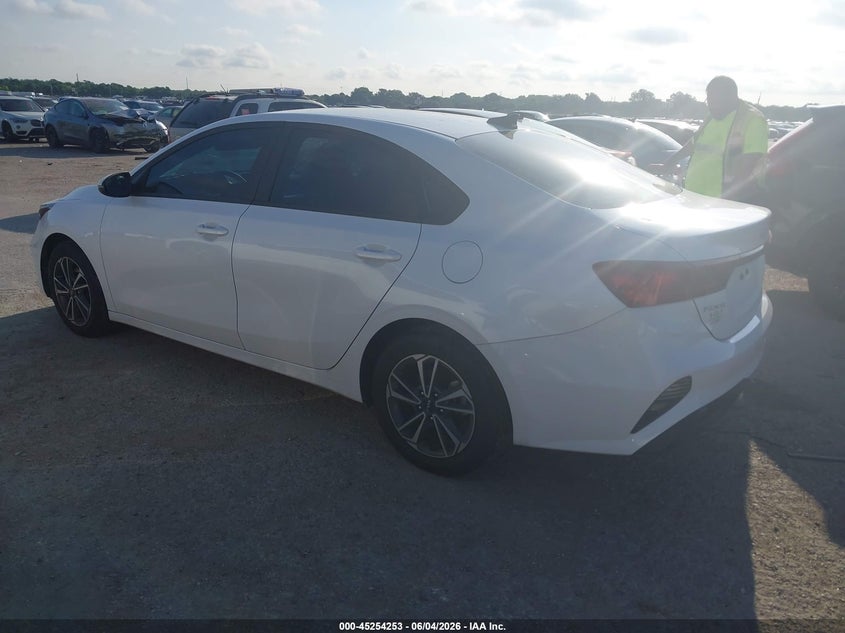 2023 KIA FORTE auction photo 3