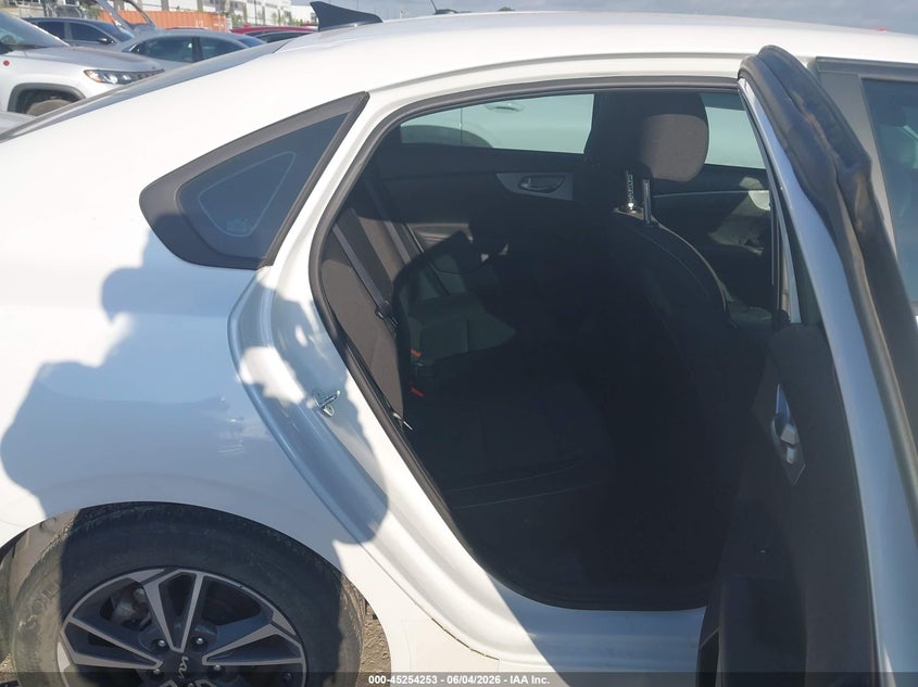 2023 KIA FORTE auction photo 8