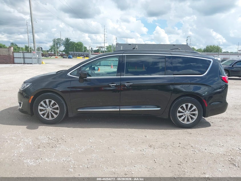 2017 Chrysler Pacifica Touring-L VIN: 2C4RC1BG3HR508723 Lot: 45254272