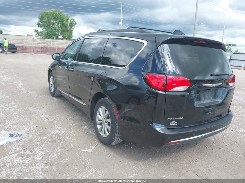 Vin: 2c4rc1bg3hr508723, lot: 45752082, chrysler pacifica touring-l 20173