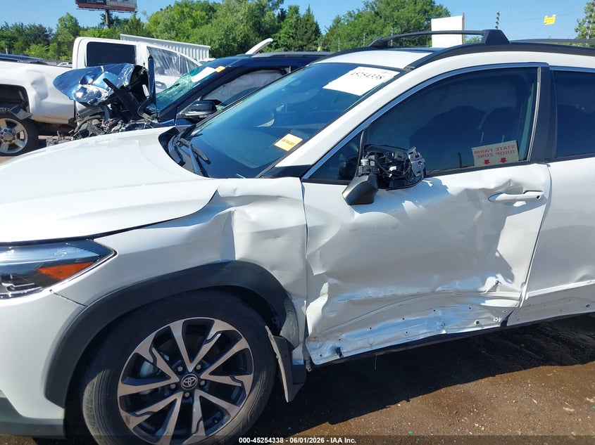2025 TOYOTA COROLLA CROSS auction photo 6