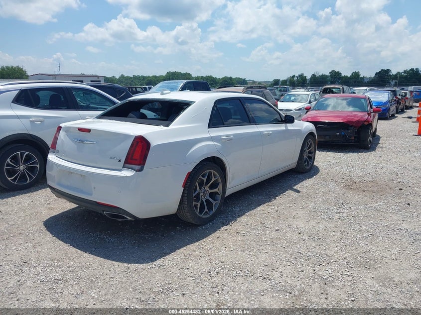 2018 CHRYSLER 300 auction photo 4