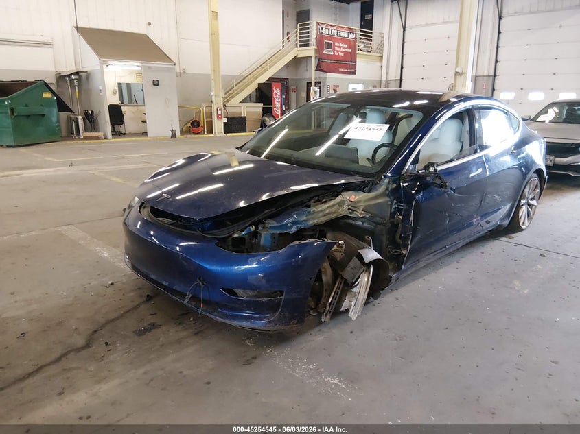 2018 TESLA MODEL 3 auction photo 2