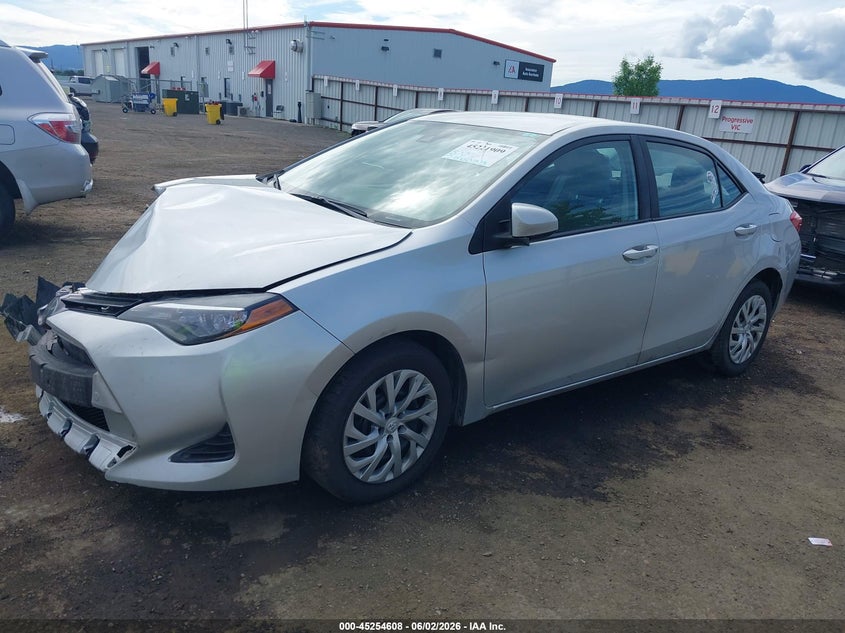 2018 Toyota Corolla Le 2T1BURHE1JC083611 photo 1