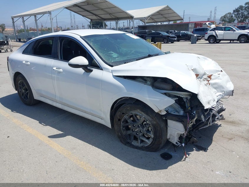 Vin: knag24j75s5358208, lot: 45752497, kia k5 lxs 2025 img_1