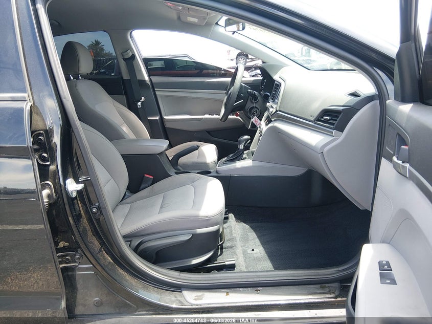 2019 HYUNDAI ELANTRA auction photo 5