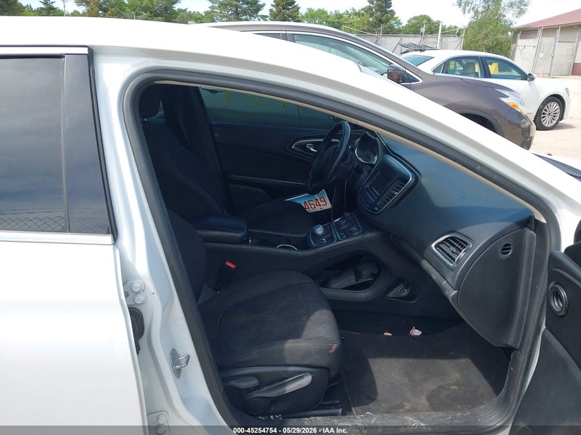 2015 CHRYSLER 200 auction photo 5