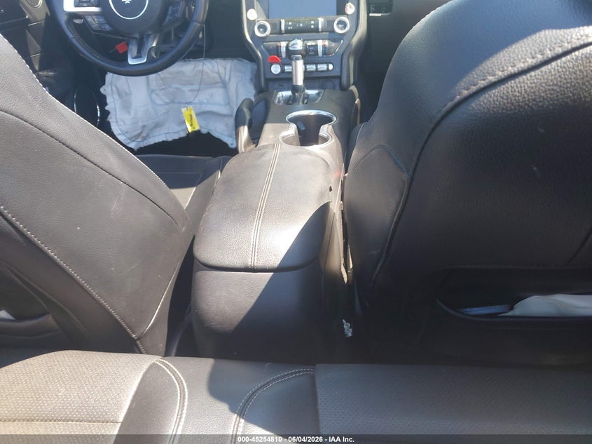 VIN 1FATP8UH6K5158684 2019 FORD MUSTANG ECOBOOST PREMIUM