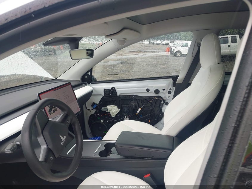 AtlanticExpress - Tesla Model Y