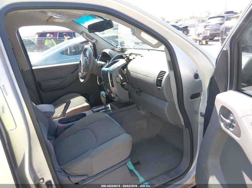 2013 NISSAN FRONTIER auction photo 5