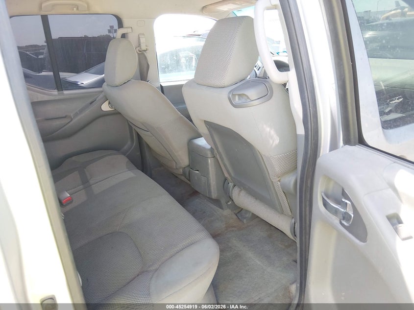 2013 NISSAN FRONTIER auction photo 8
