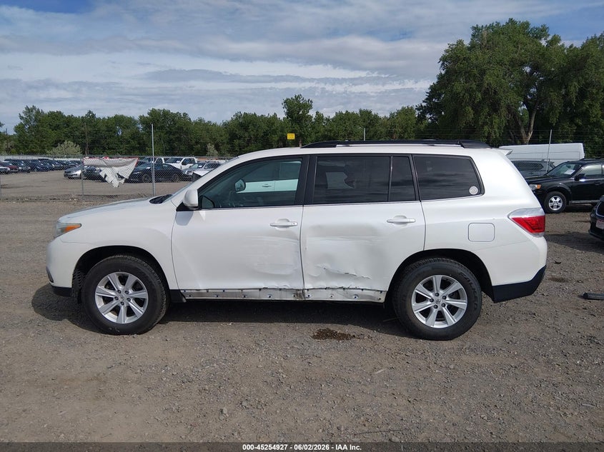 2012 Toyota Highlander 3.5 Base V6 white Lot 111045254927 Vin 5TDBK3EH2CS165696