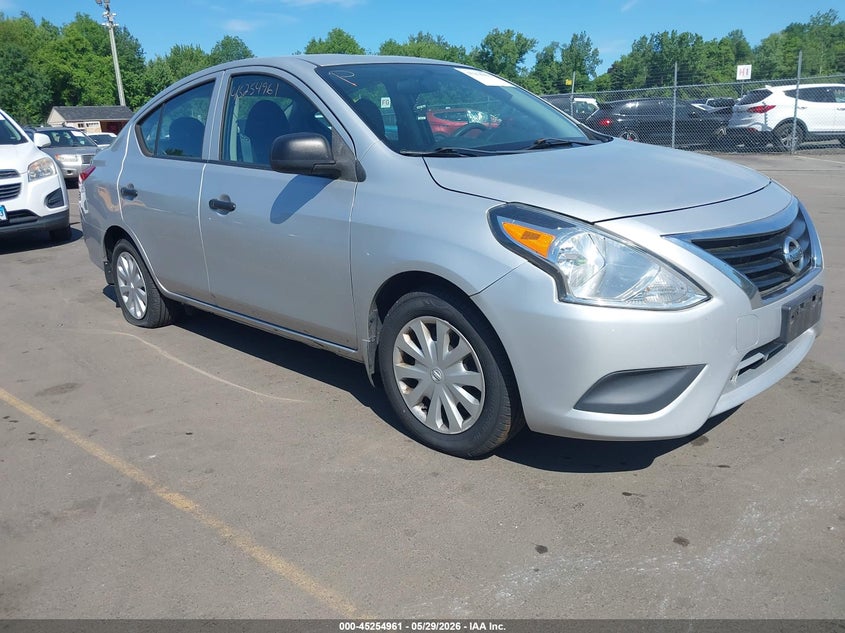 2015 Nissan Versa 1.6 S+