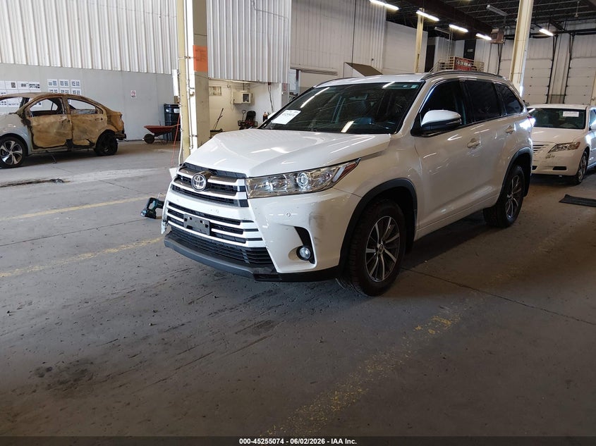 2018 TOYOTA HIGHLANDER auction photo 2