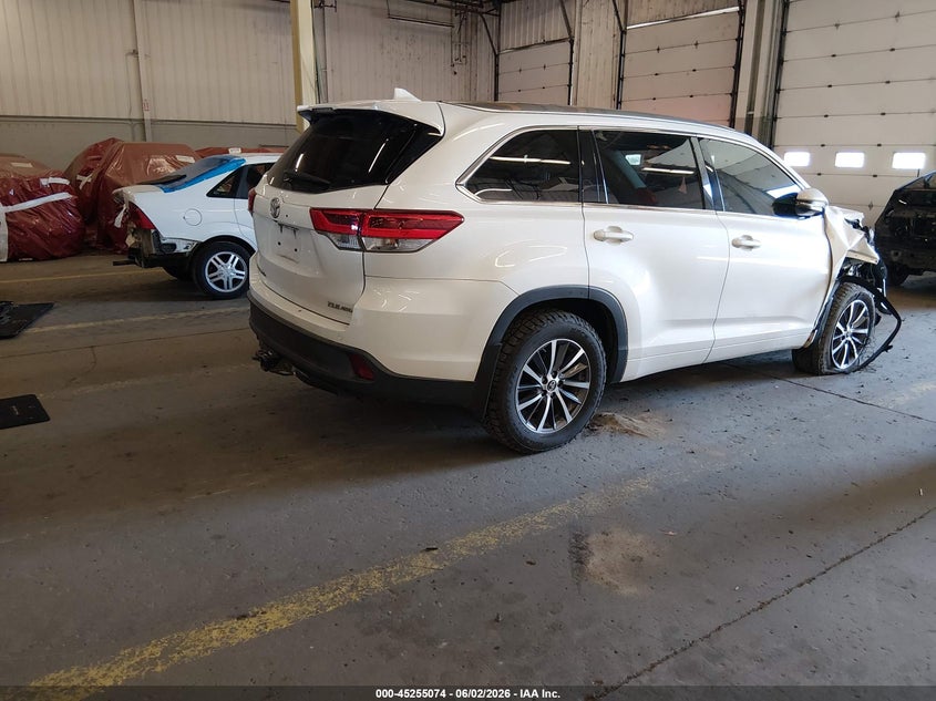 2018 TOYOTA HIGHLANDER auction photo 4