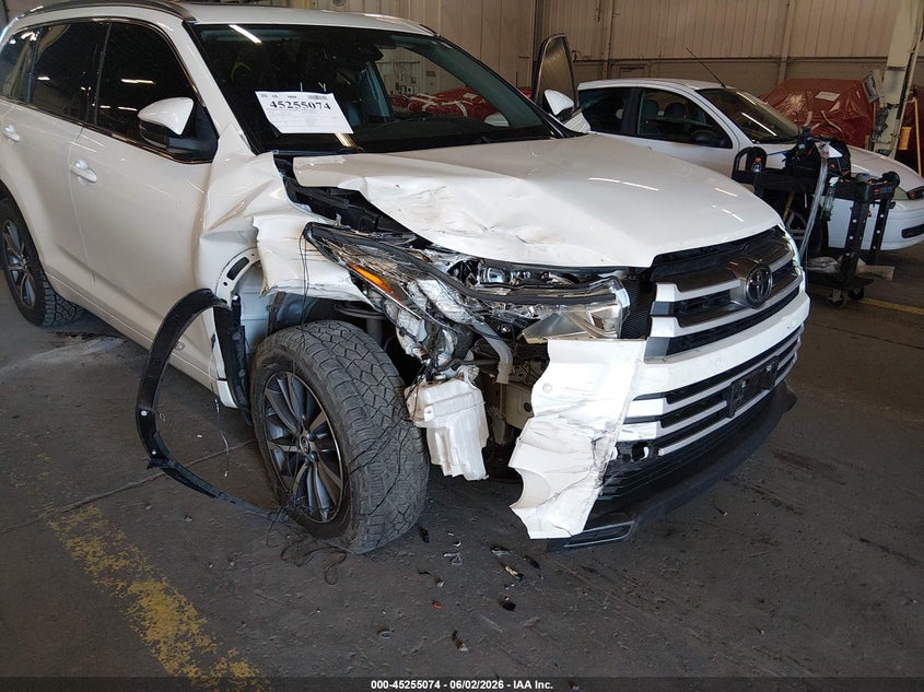 2018 TOYOTA HIGHLANDER auction photo 6