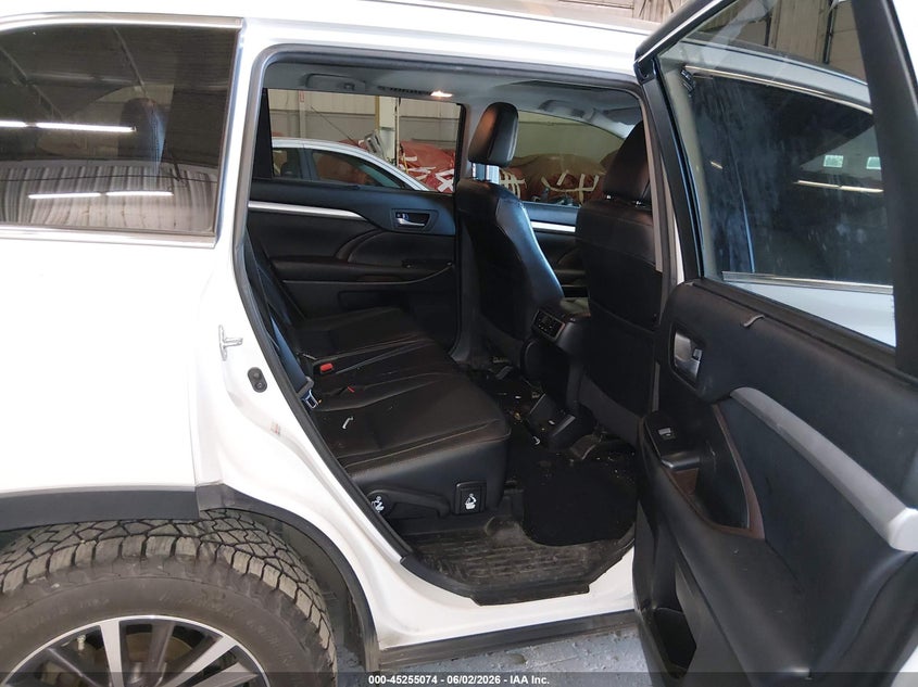 2018 TOYOTA HIGHLANDER auction photo 8