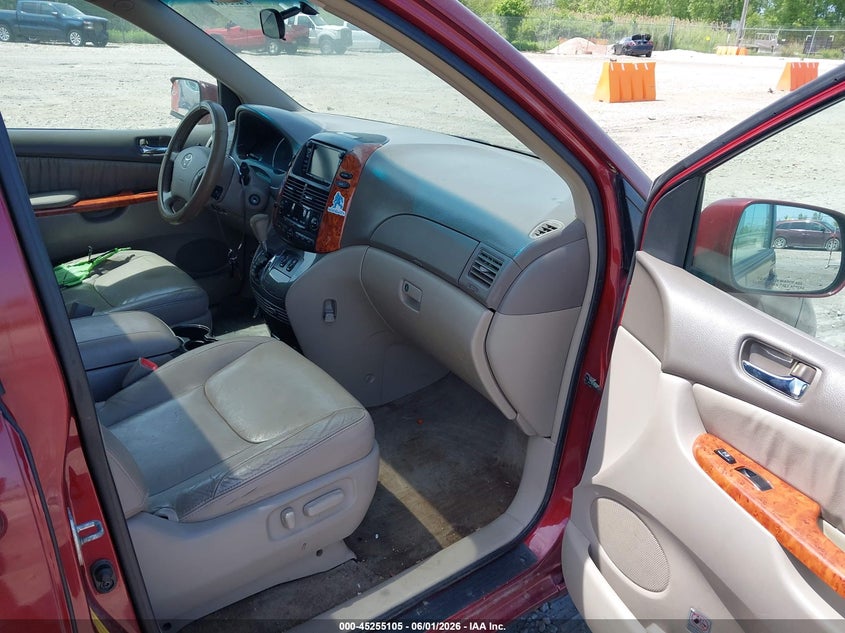 2009 TOYOTA SIENNA auction photo 5