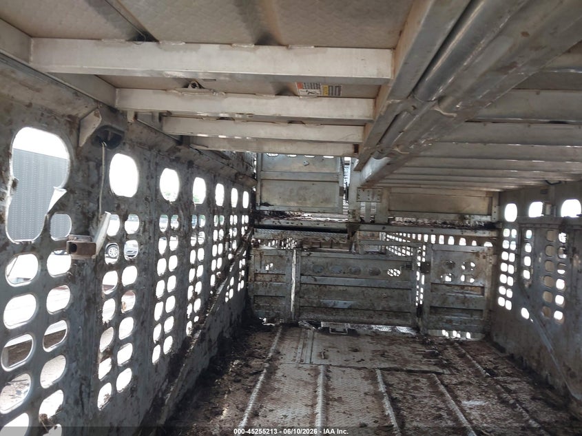2019 WILSON TRAILER CO LIVESTOCK TRAILER auction photo 5