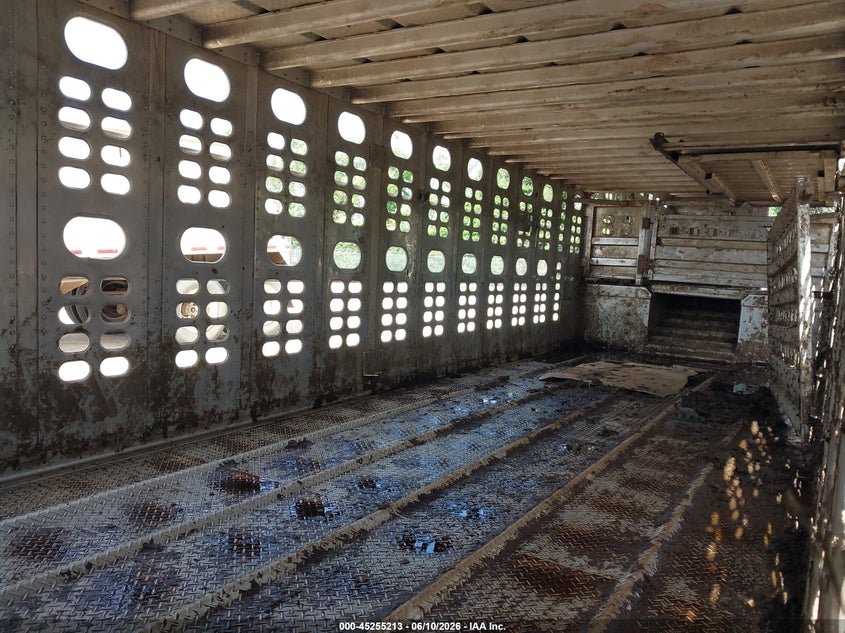 2019 WILSON TRAILER CO LIVESTOCK TRAILER auction photo 8