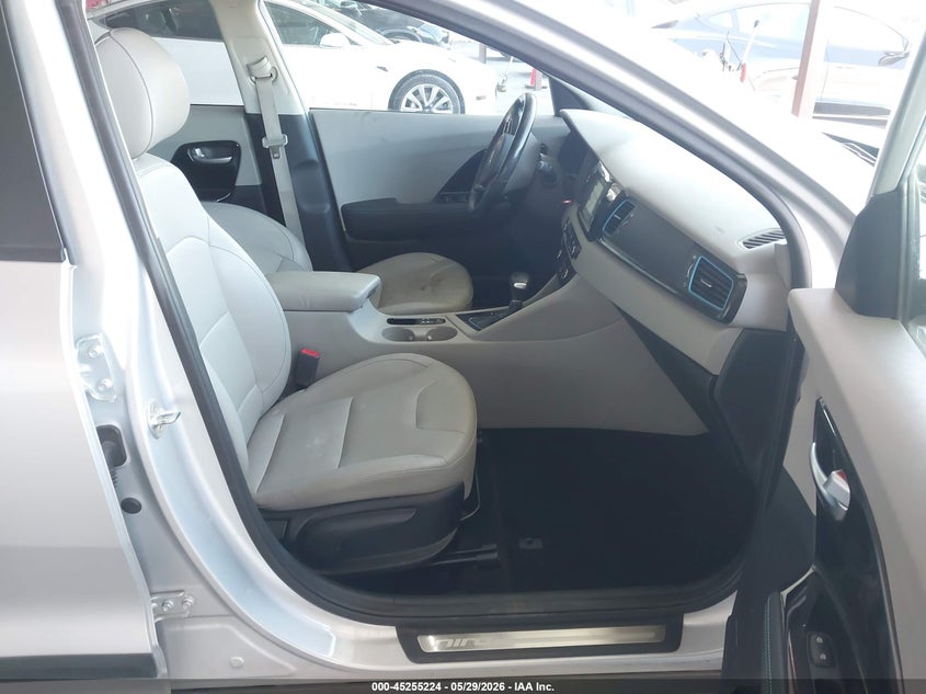 2019 KIA NIRO PLUG-IN HYBRID EX PREMIUM — Фото 5