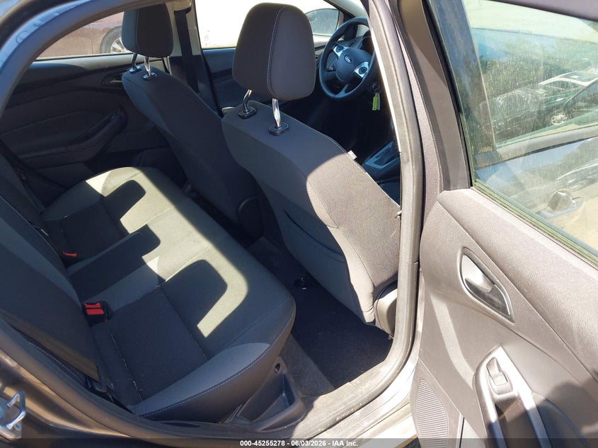 2012 Ford Focus 2.0 Se grey Lot 111045255278 Vin 1FAHP3F2XCL355548
