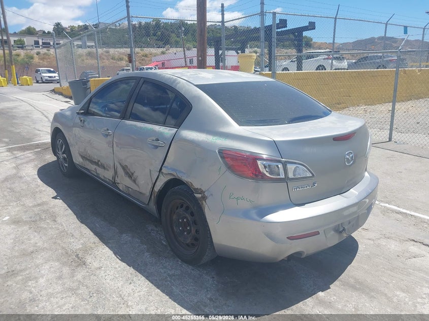 Vin: jm1bl1tg3d1765802, lot: 45753164, mazda mazda3 i sv 20133