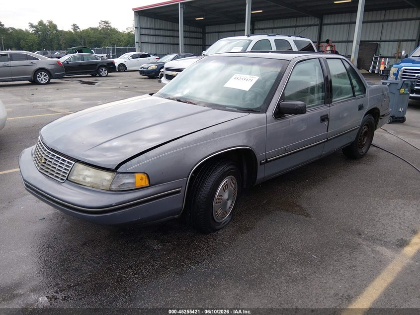 1990 CHEVROLET LUMINA auction photo 2