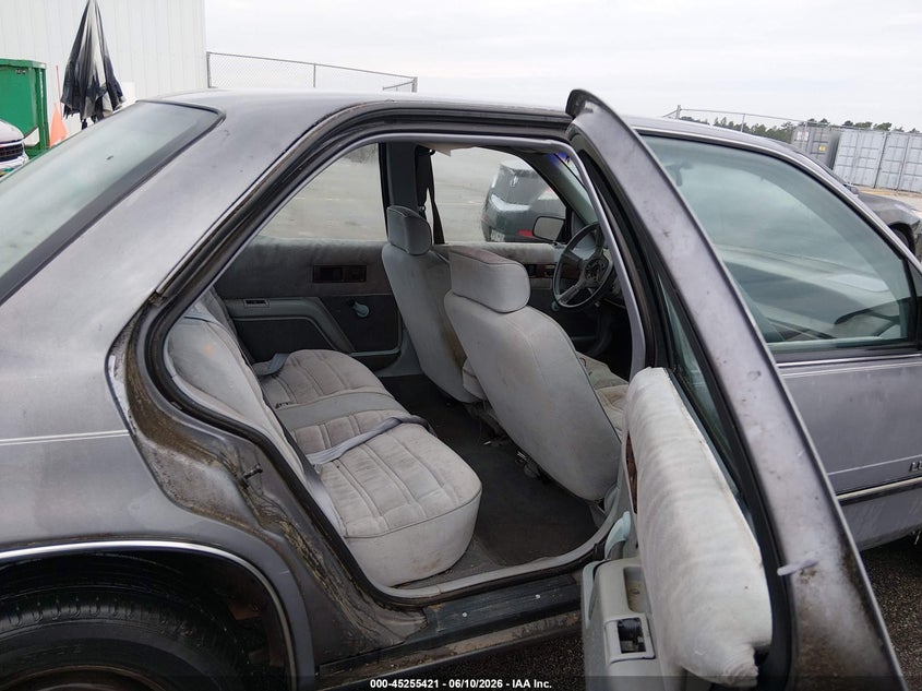 1990 CHEVROLET LUMINA auction photo 8