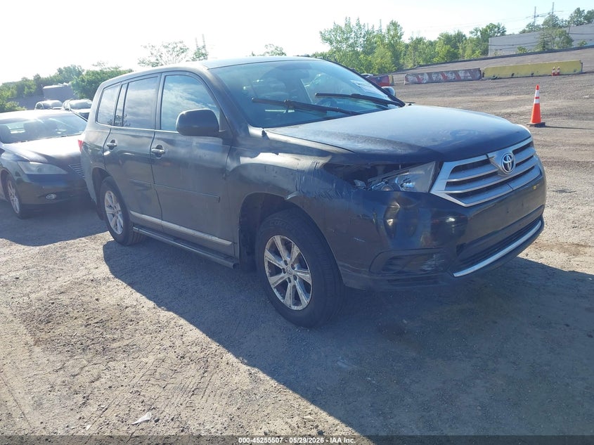 Vin: 5tdbk3eh7bs070064, lot: 45753316, toyota highlander base v6 2011 img_1