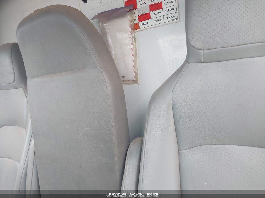 2014 FORD E-350 CUTAWAY auction photo 5