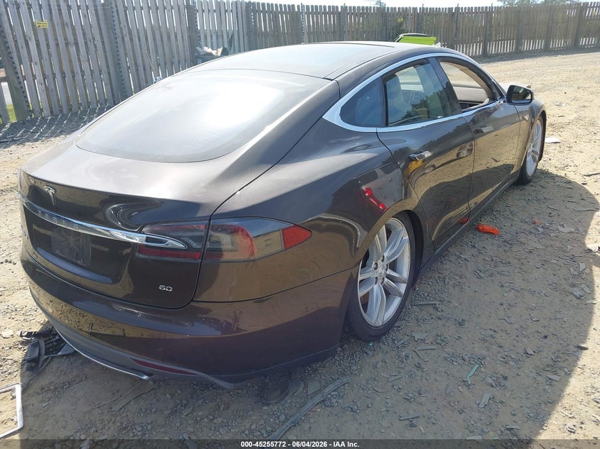 Vin: 5yjsa1dg5dfp04978, lot: 45753581, tesla model s 20134