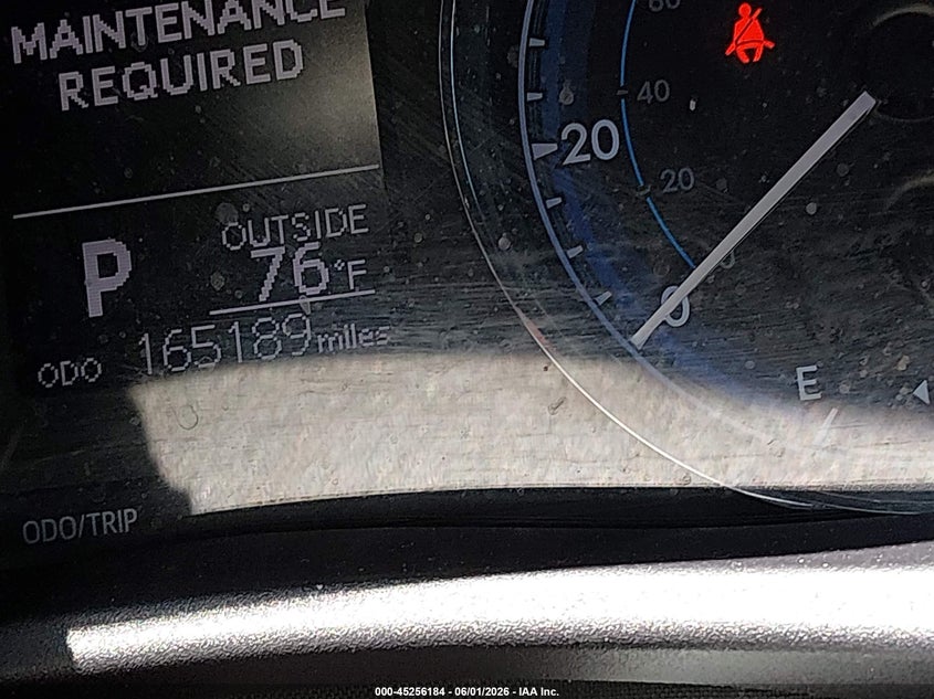 VIN 2T1BURHE2JC117412 2018 TOYOTA COROLLA LE