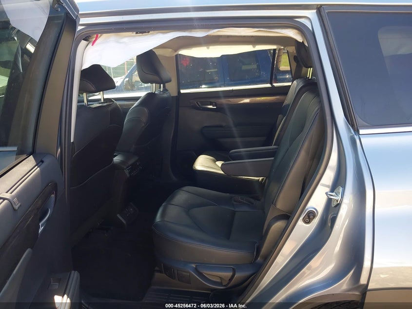 2023 TOYOTA HIGHLANDER auction photo 8