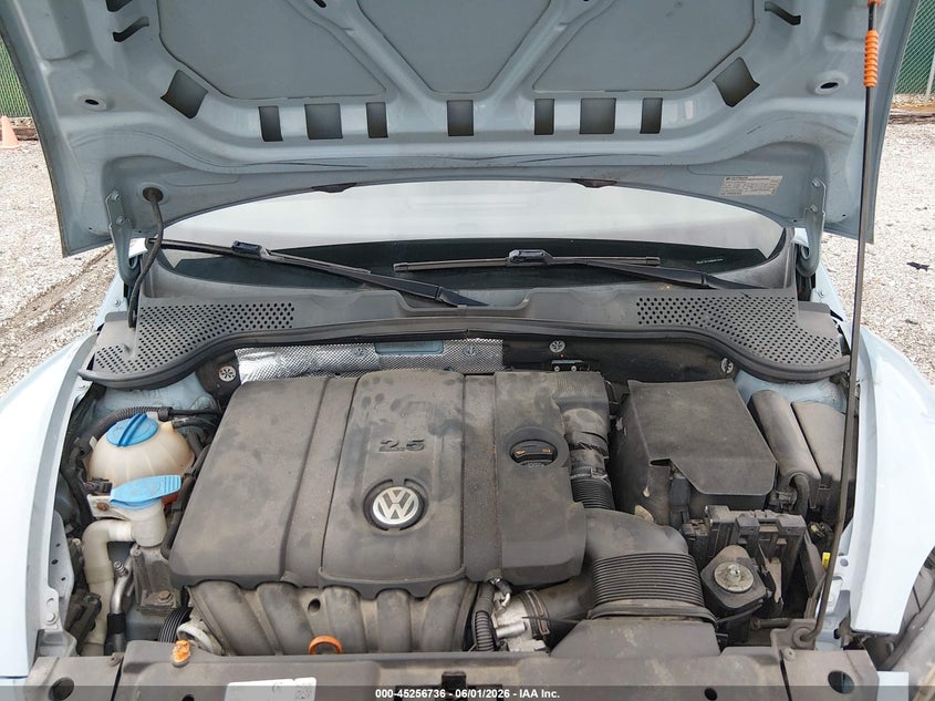 2013 Volkswagen Beetle 2.5L VIN: 3VWJP7AT4DM657949 Lot: 45256736