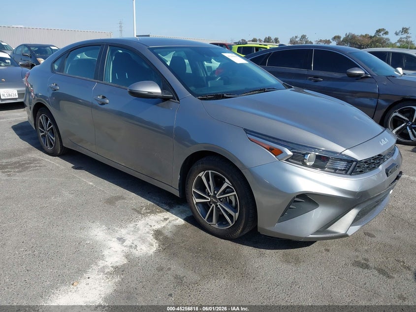 2024 KIA FORTE auction photo 1